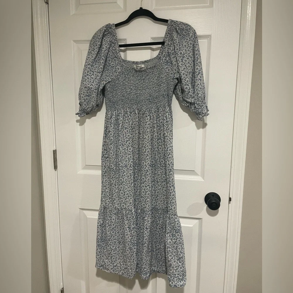 Lucie Elbow-Sleeve Smocked Midi Dress in Sunflower Field - Picture 2 of 3